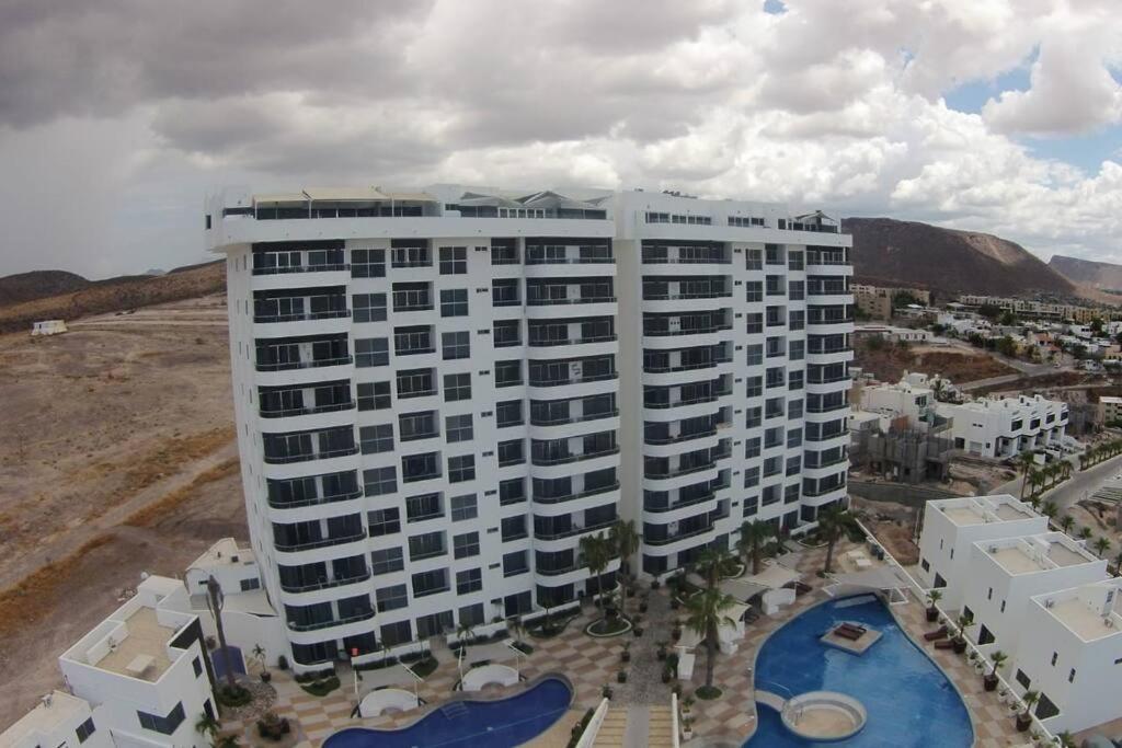 Condo En Torres Cantera De 2 Recamaras 2 1/2 Banos 拉巴斯 外观 照片
